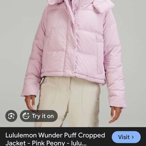 ISO. Pink lulu wunderpuff cropped jacket size 2 or 4